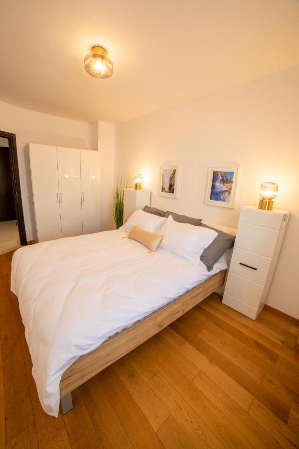 Nobel: Premium Two-Room Apartment In Bucharest'S City Center! Buitenkant foto