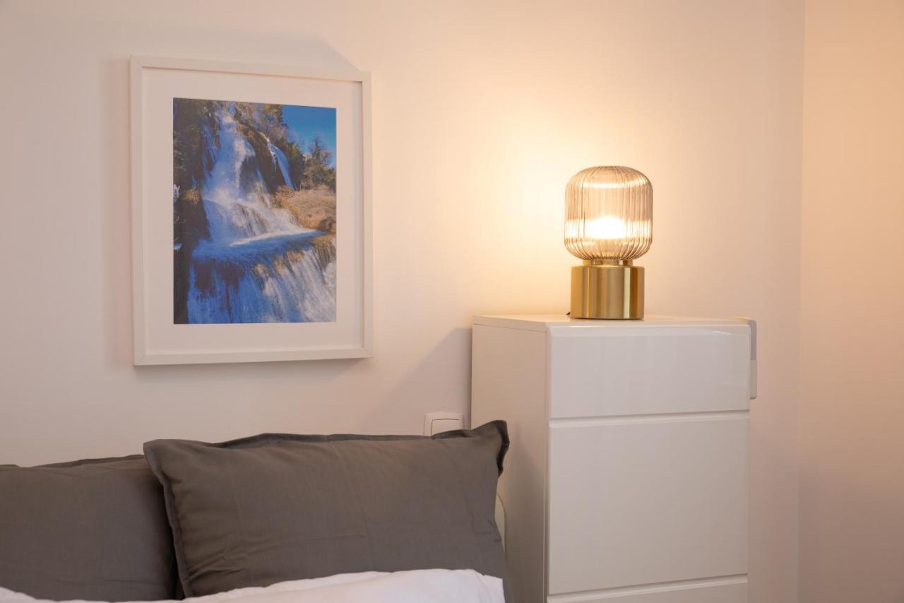 Nobel: Premium Two-Room Apartment In Bucharest'S City Center! Buitenkant foto